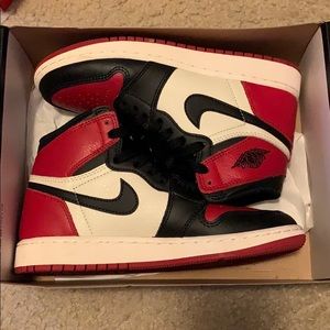 Nike Air Jordan 1 Bred Toe GS